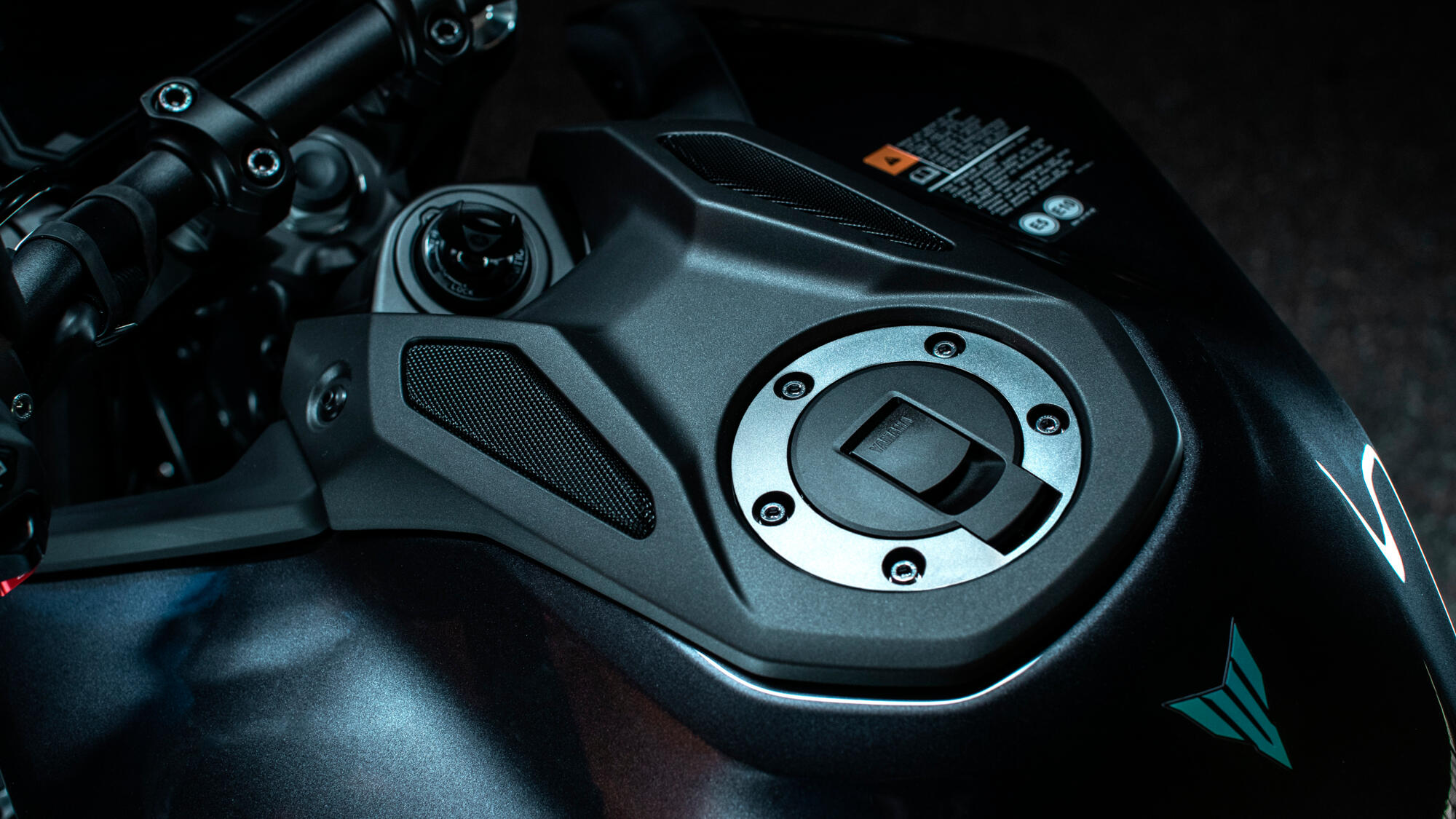 Acoustic amplifier grilles for an enhanced riding experience