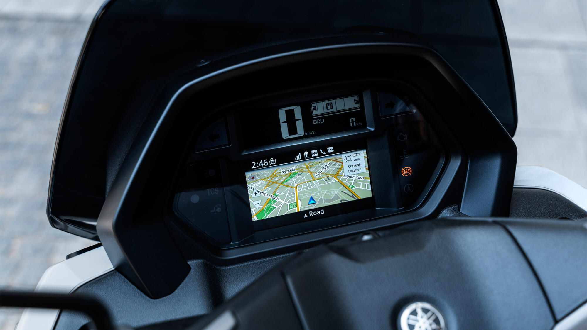 4.2-inch connected TFT dash