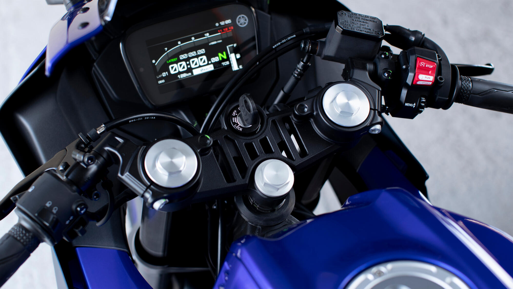 R1-type handlebar crown and switches