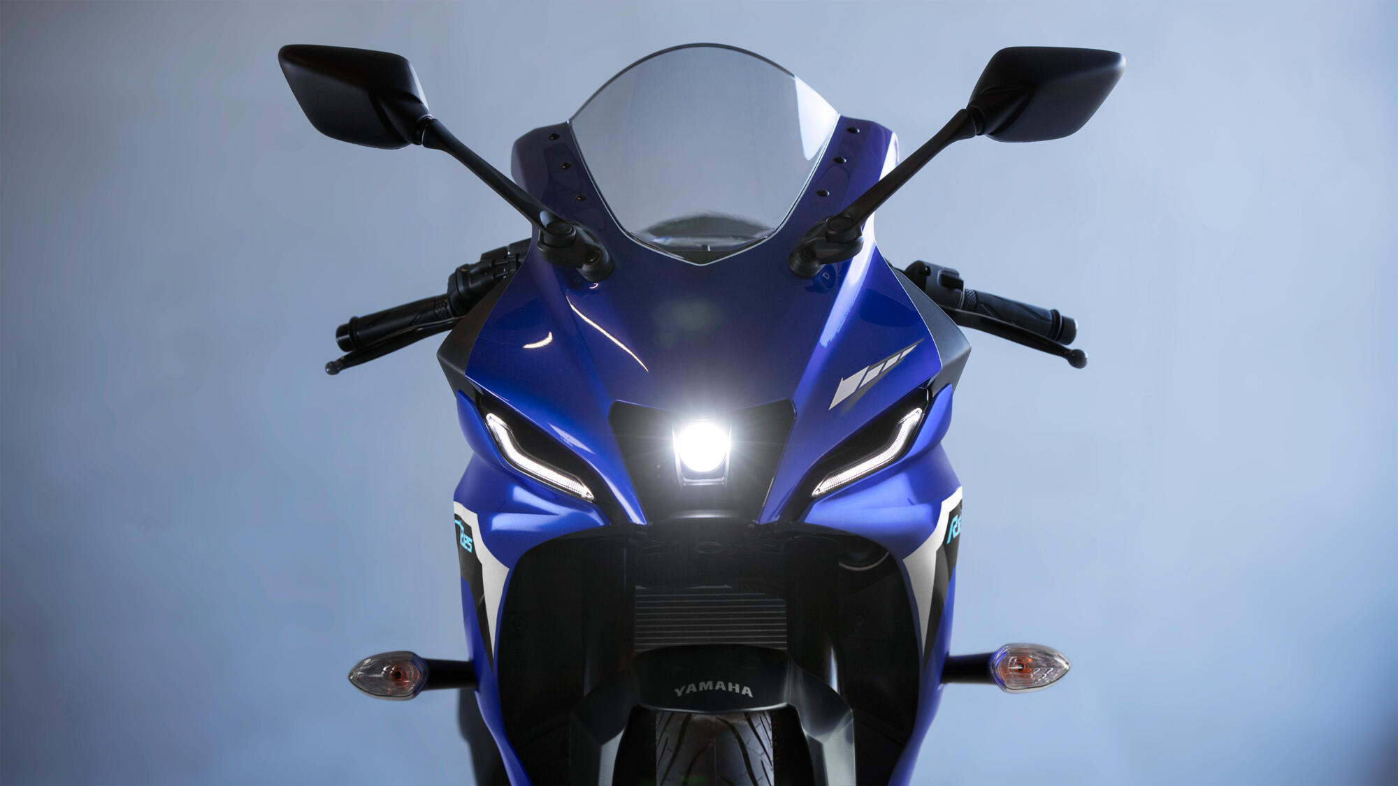 R7-inspired LED headlights and position lights