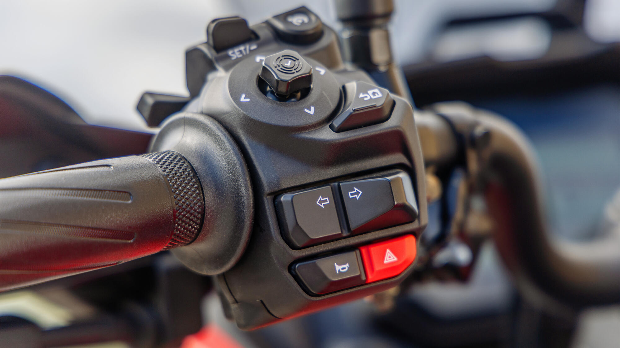 Intuitive switch gear and auto cancel indicators