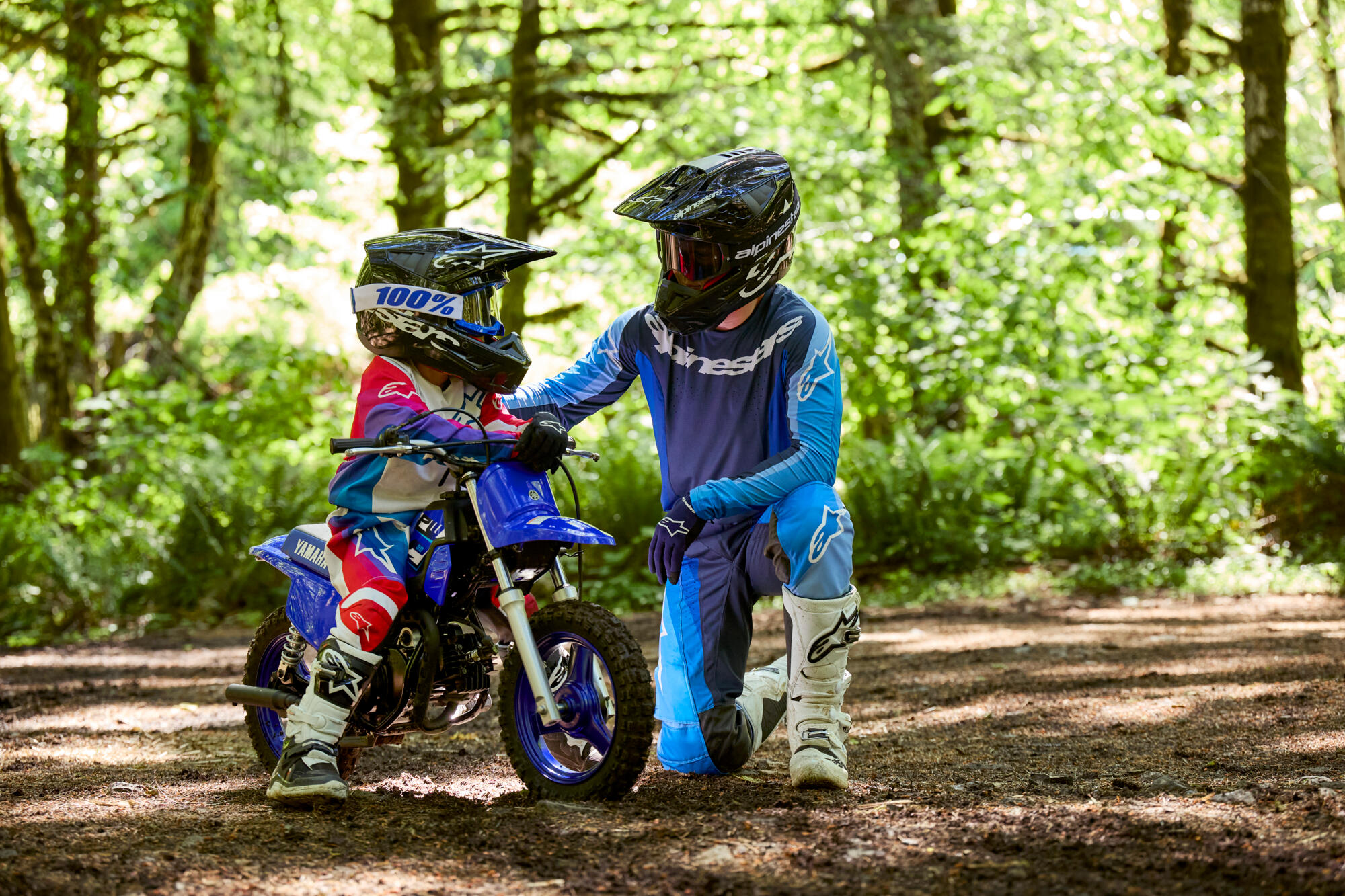 Lagana i čvrsta karoserija u motokros stilu