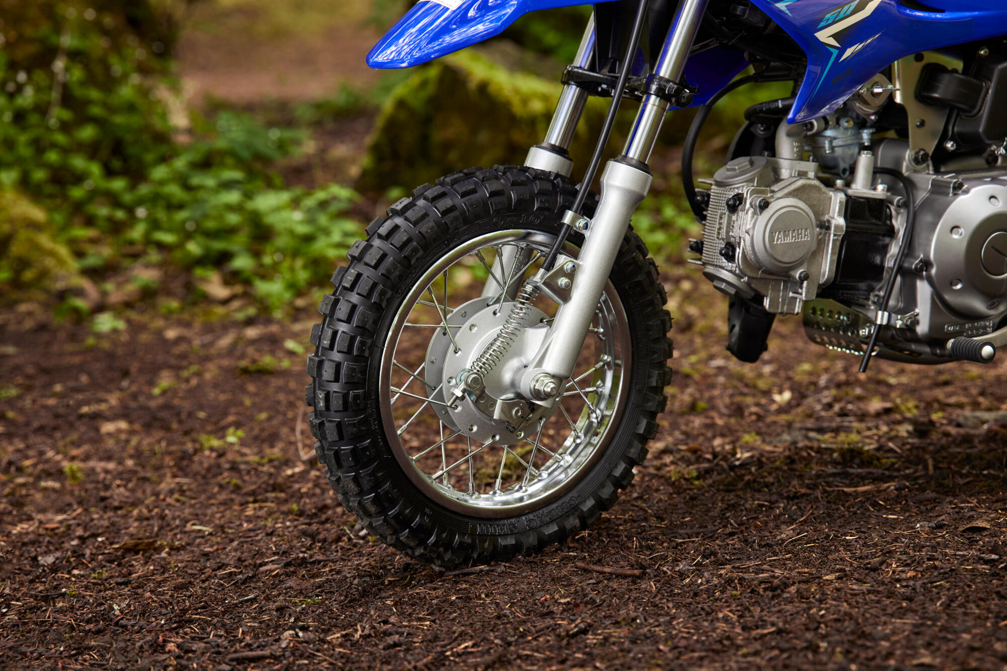 Udobno prednje i zadnje oslanjanje dugog hoda