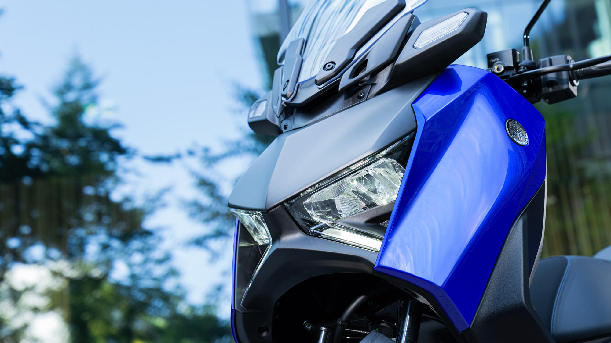 High-mounted front flashers