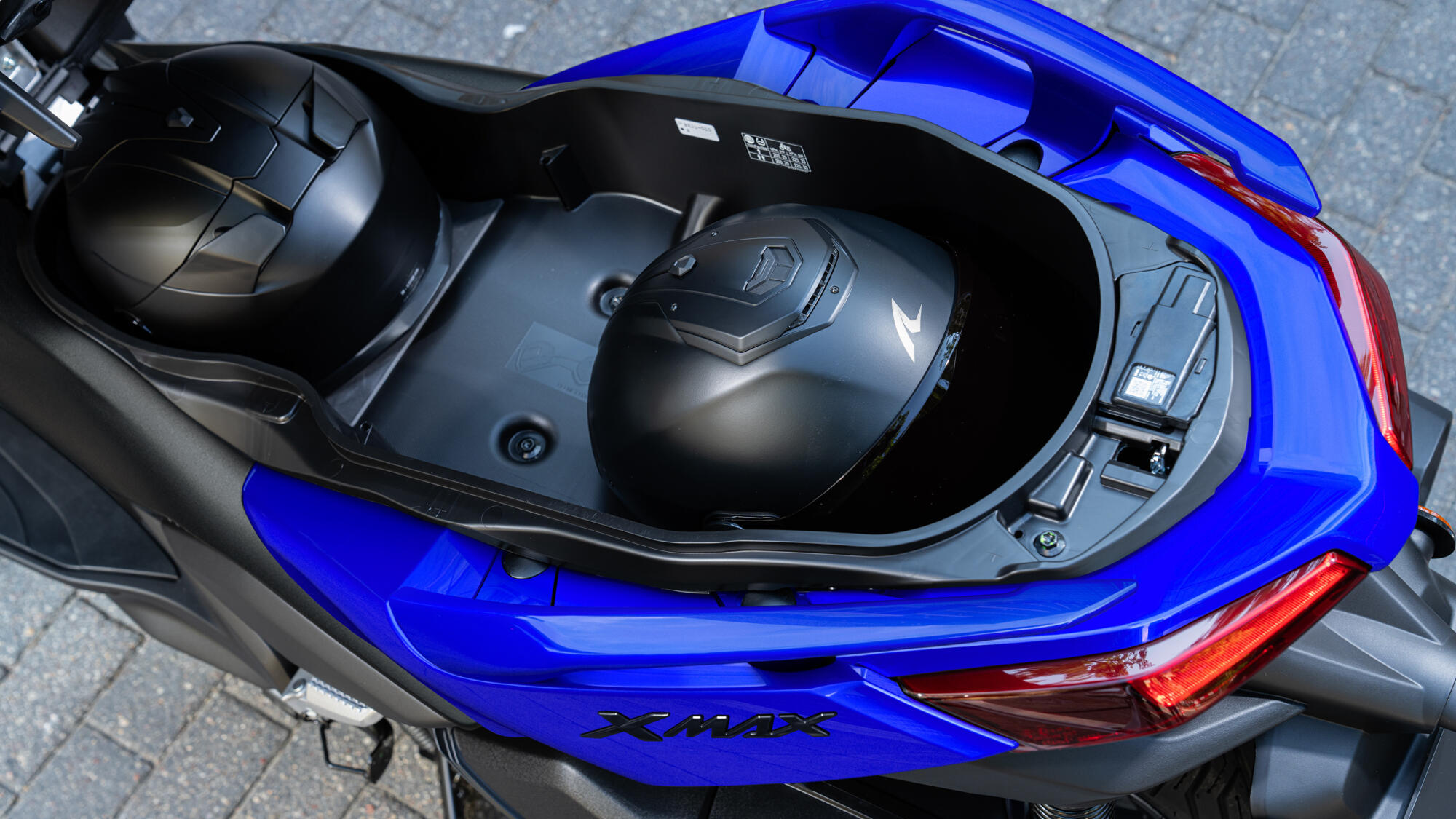 Storage for 2 helmets