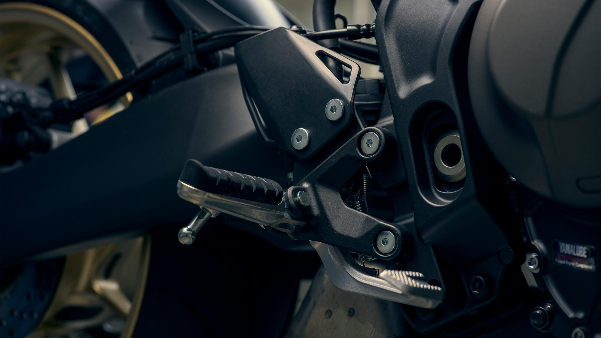 Podesivi liveni oslonci za noge