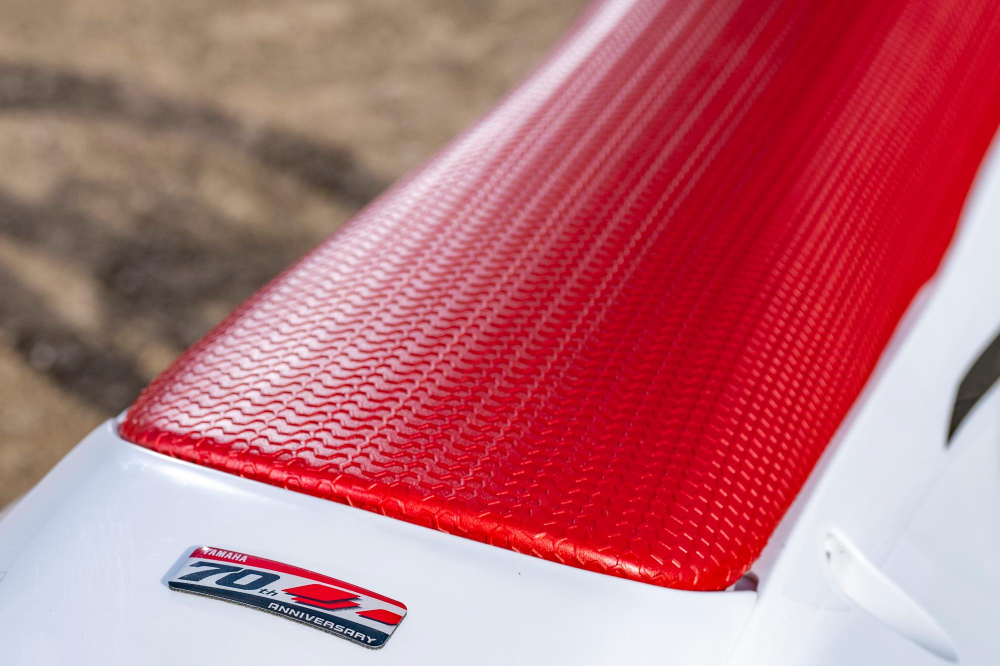 Novo anti-klizno sedište